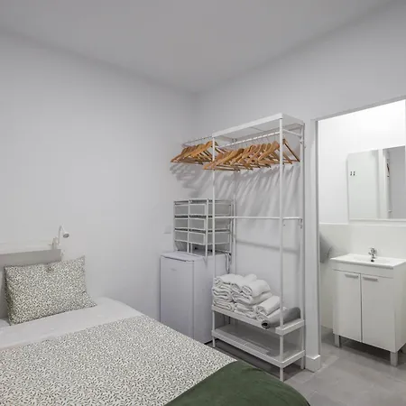 Coliving Mol-terrace, En-suite Bathroom, Fridge & Tv Pensión *