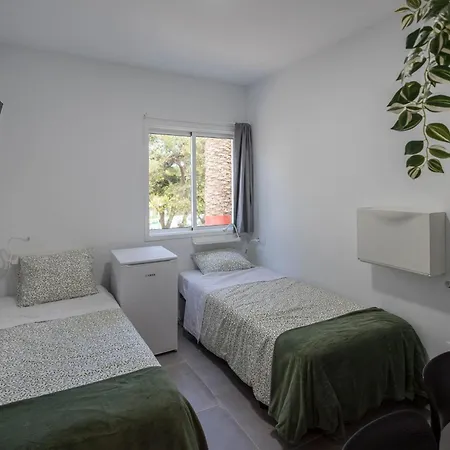 Pensión Coliving Mol-terrace, En-suite Bathroom, Fridge & Tv *