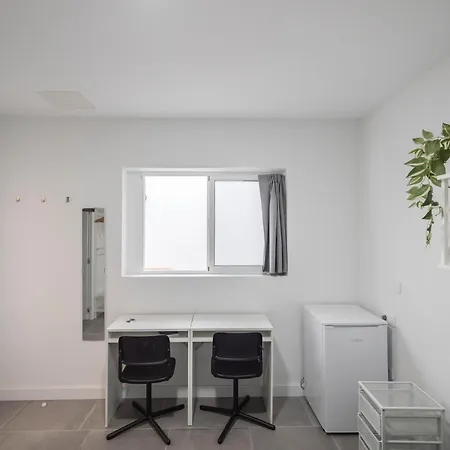 Coliving Mol-terrace, En-suite Bathroom, Fridge & Tv Pensión *